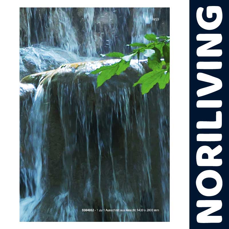 Leinwanddruck mit Wasserfall, umgeben von grünen Blättern, ideal zur Raumgestaltung